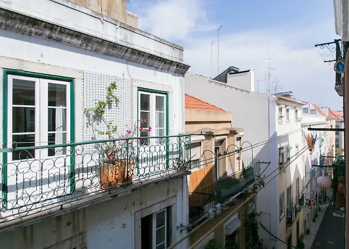 Street - Lovely Historic Center * Lisboa